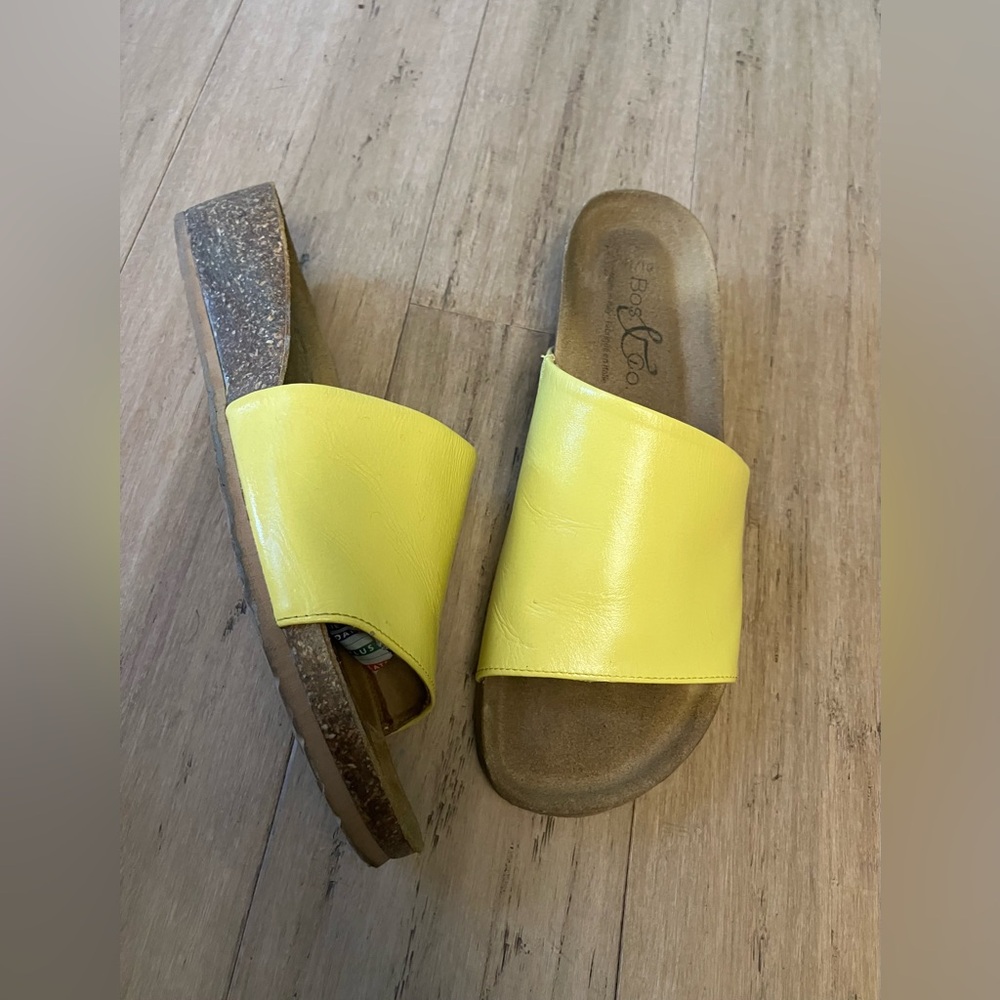 Bos & Co made in Italy leather yellow  slide shoes. Size 10 new $170